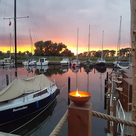 123 Lagunenstadt Apartment